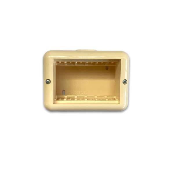 LINEA PRESTA CAJA EXTERIOR 3 MODULOS MARFIL CONATE